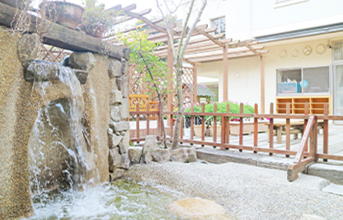 川の広場